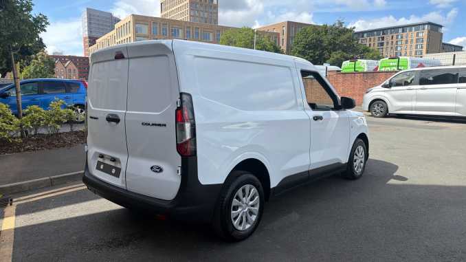 Ford Transit Courier Diesel 1.5 EcoBlue Trend Van - Image 10